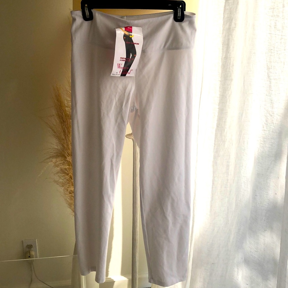 🔥NWT!! Women with Control Slim Leg ankle pants with Tummy Control